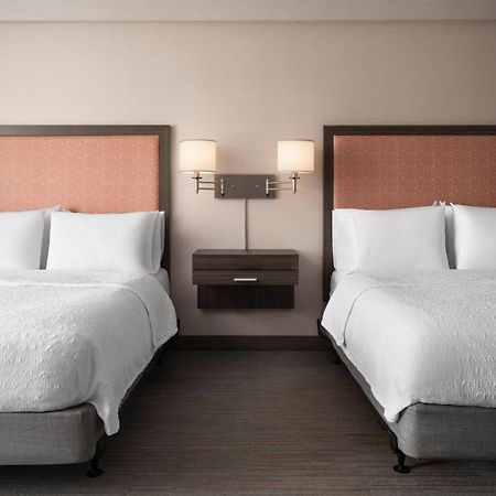 Hampton Inn & Suites Yonkers - Westchester Экстерьер фото