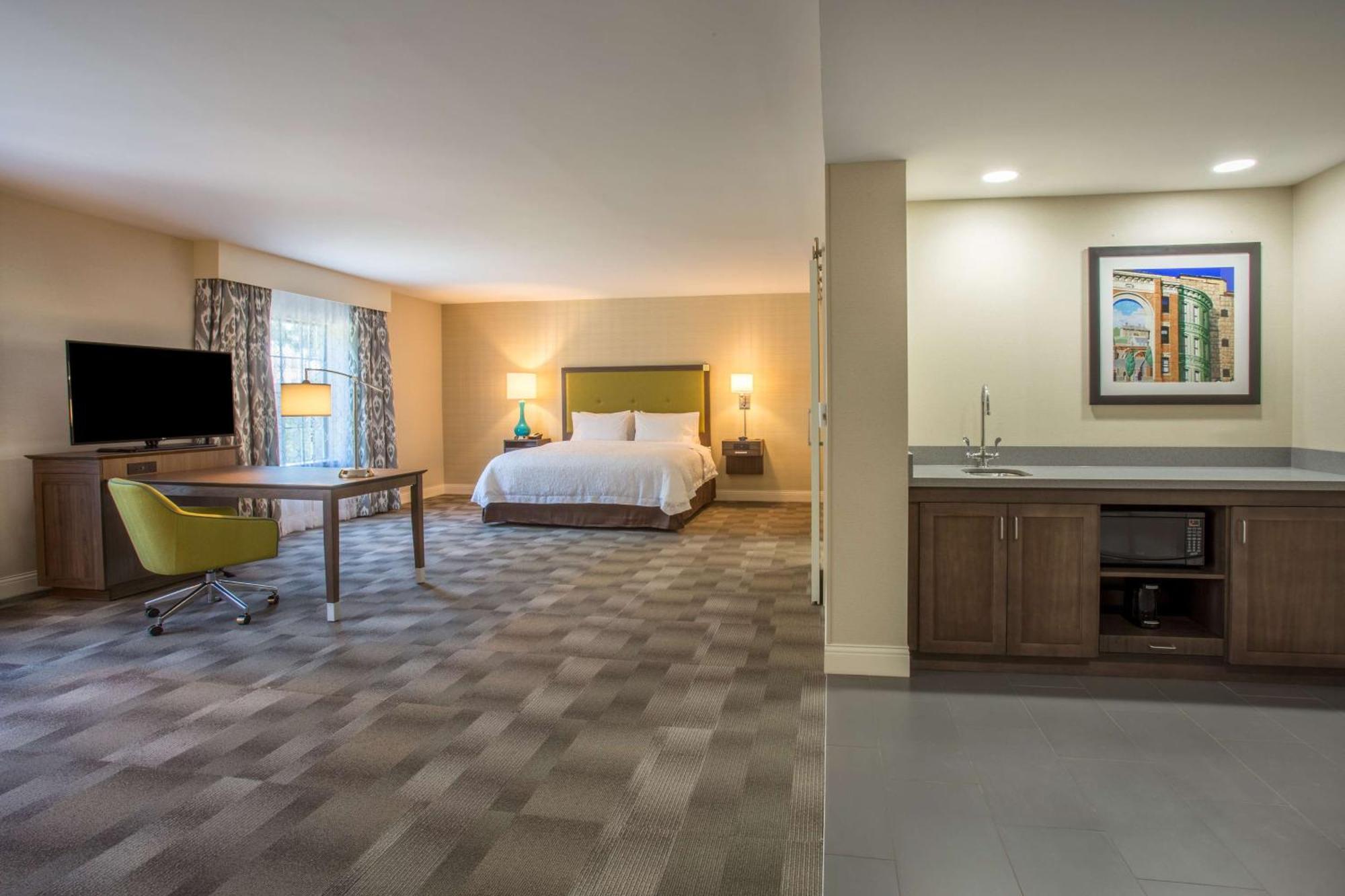 Hampton Inn & Suites Yonkers - Westchester Экстерьер фото