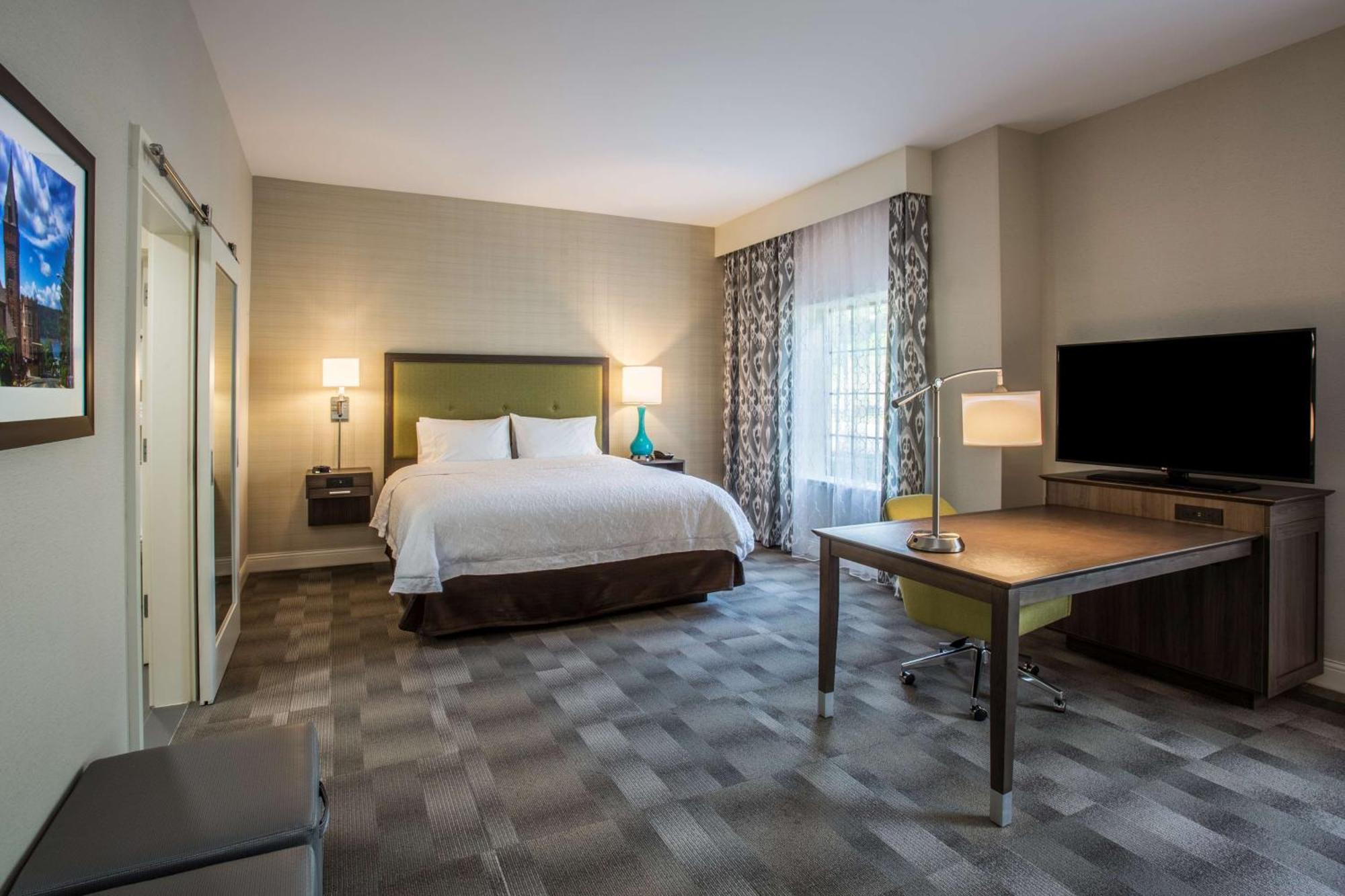 Hampton Inn & Suites Yonkers - Westchester Экстерьер фото