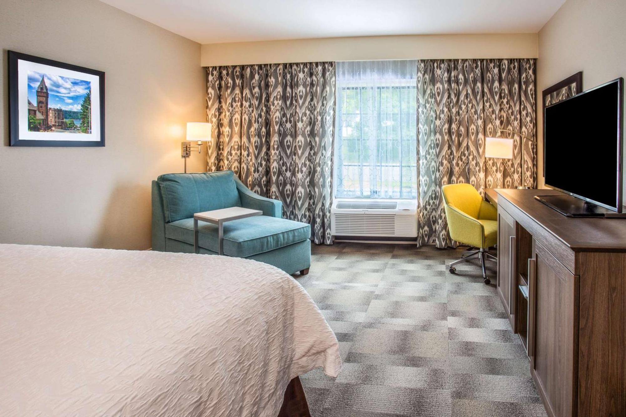 Hampton Inn & Suites Yonkers - Westchester Экстерьер фото