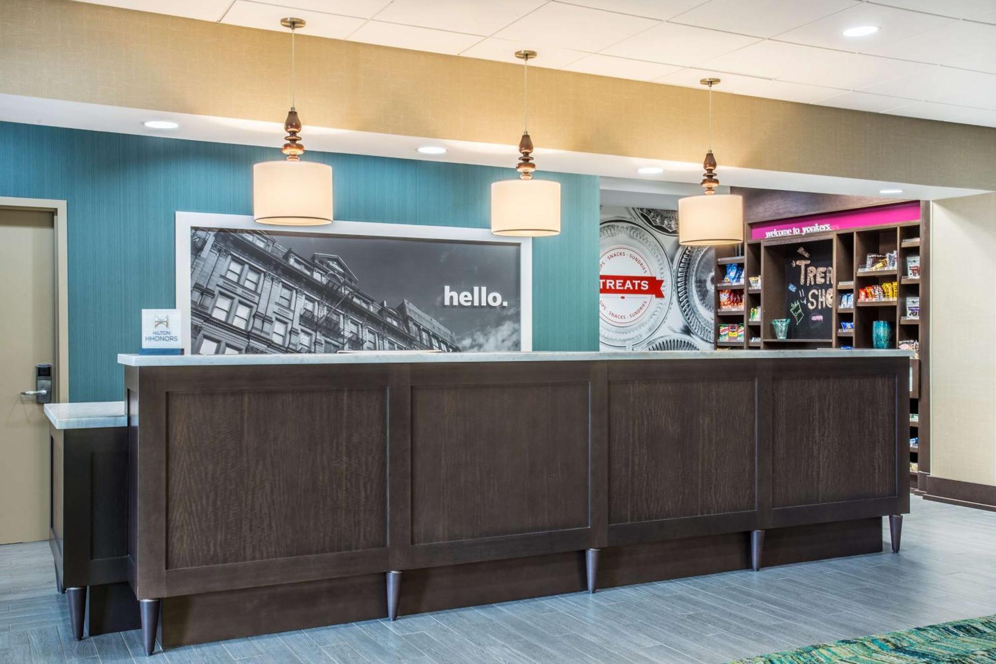 Hampton Inn & Suites Yonkers - Westchester Экстерьер фото