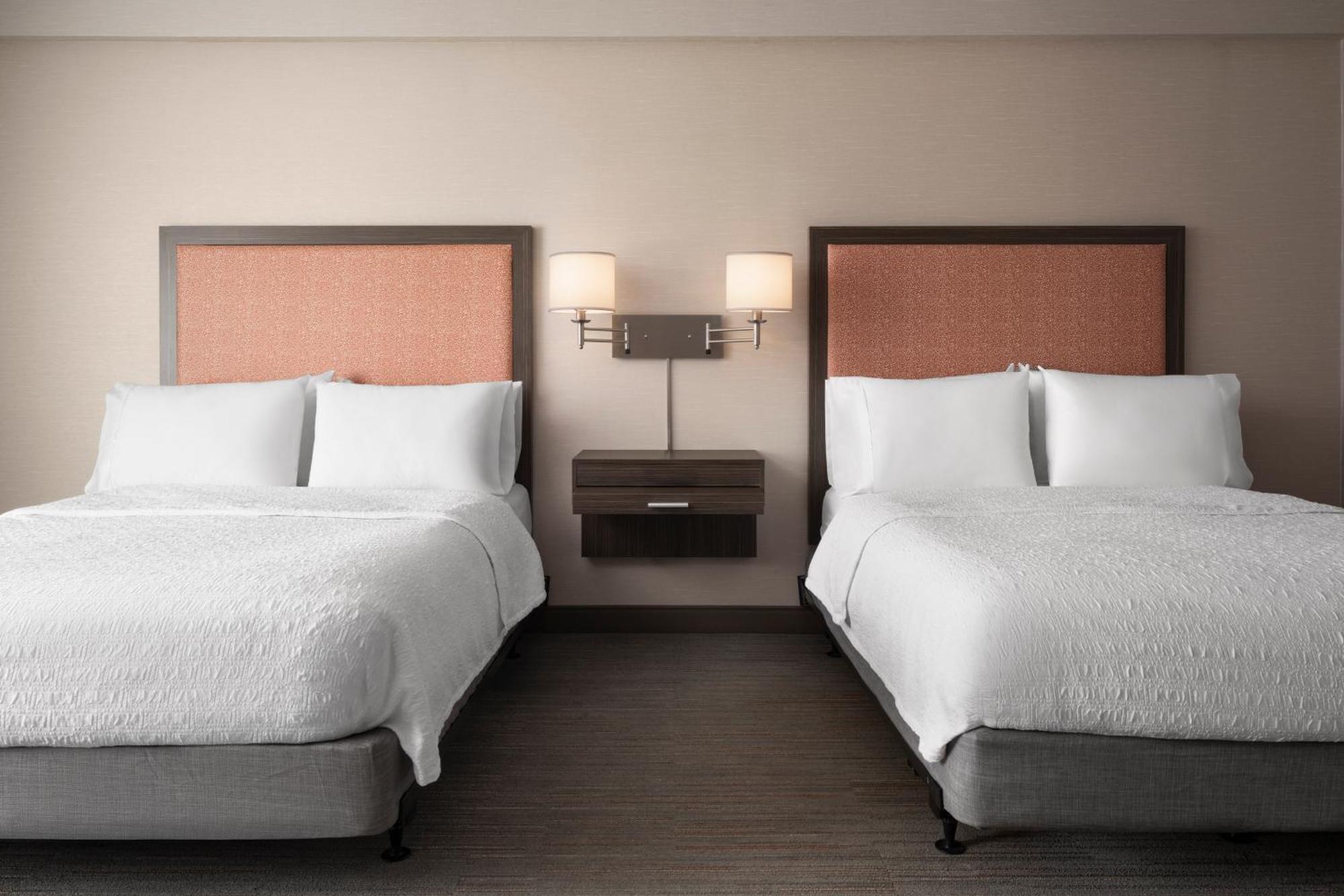 Hampton Inn & Suites Yonkers - Westchester Экстерьер фото