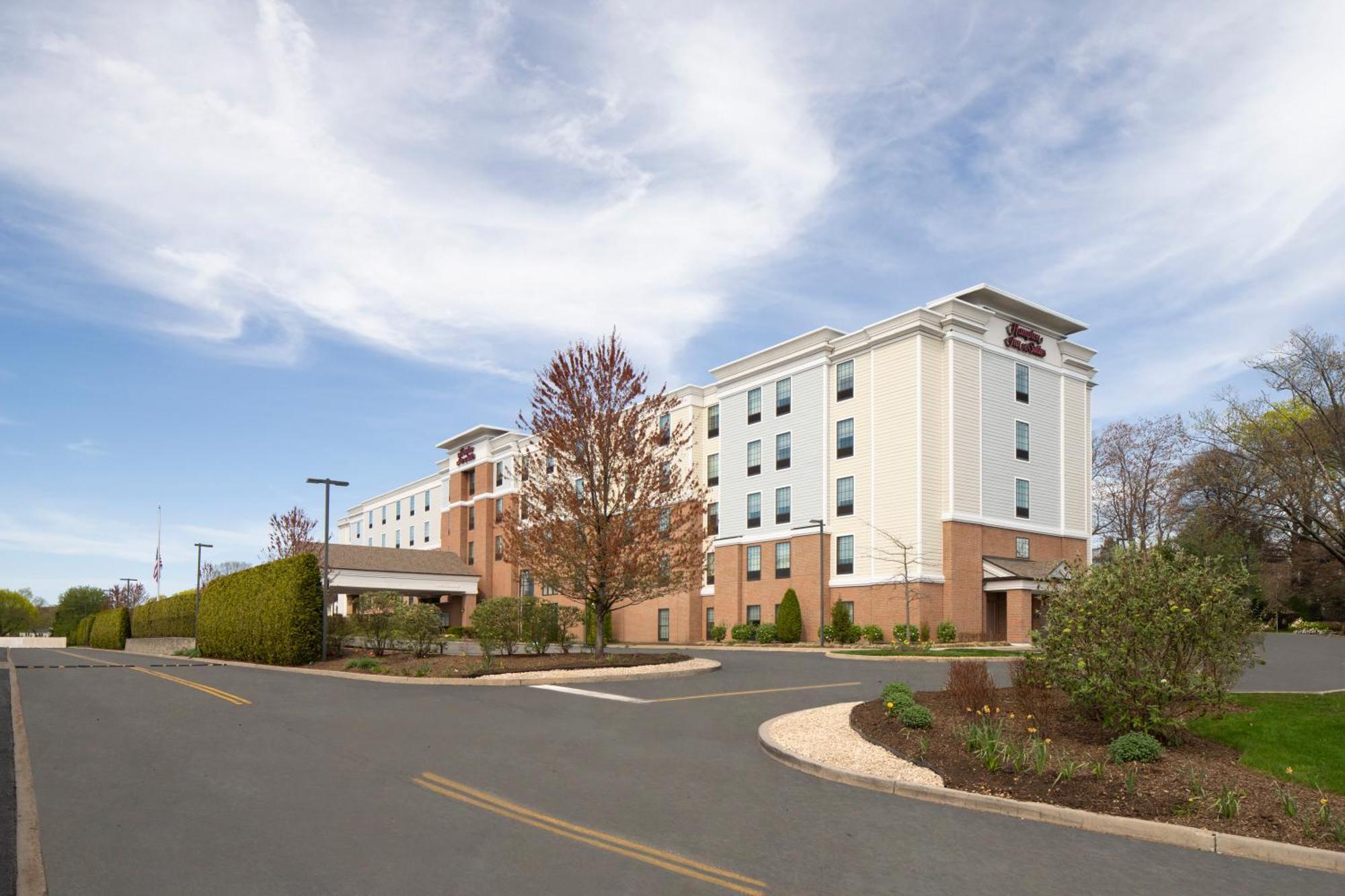 Hampton Inn & Suites Yonkers - Westchester Экстерьер фото