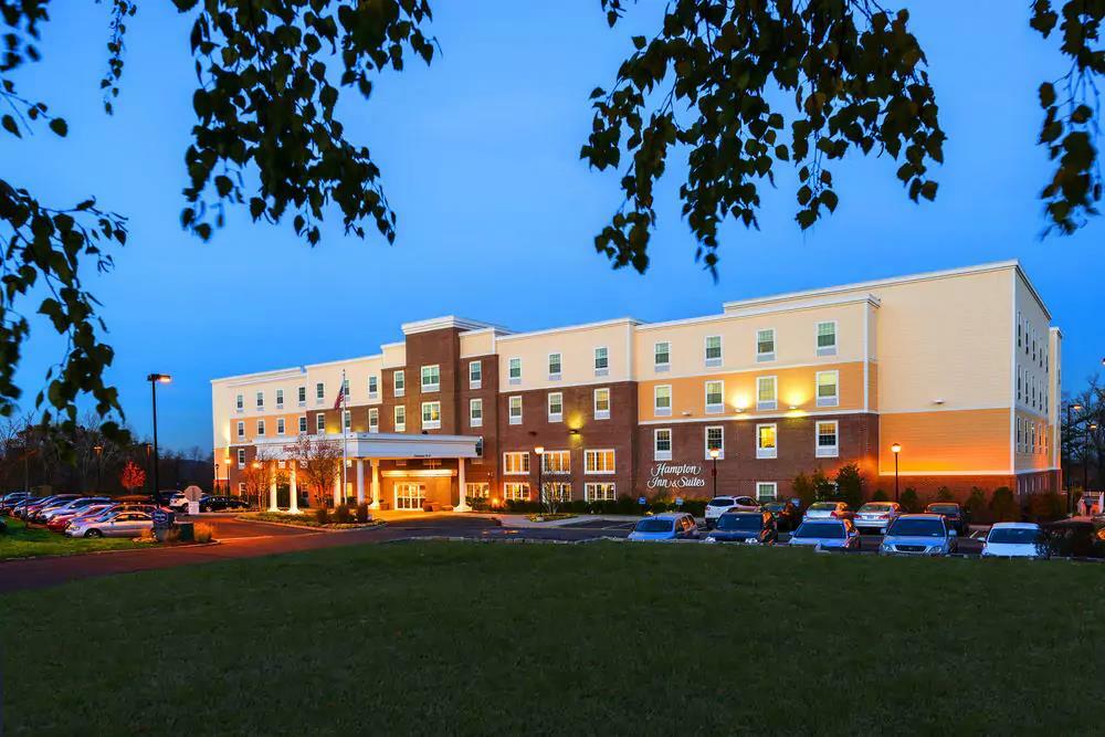 Hampton Inn & Suites Yonkers - Westchester Экстерьер фото